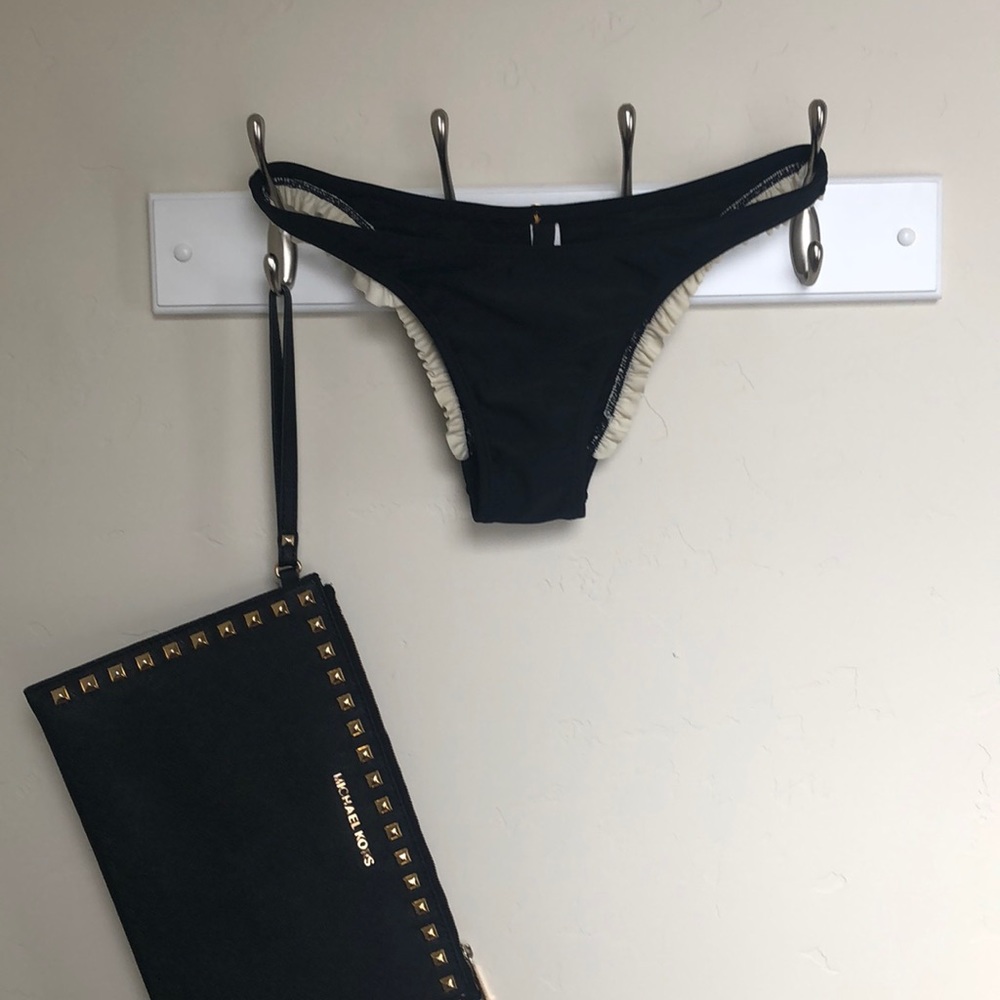 V i X Paula Hermanny bikini bottoms